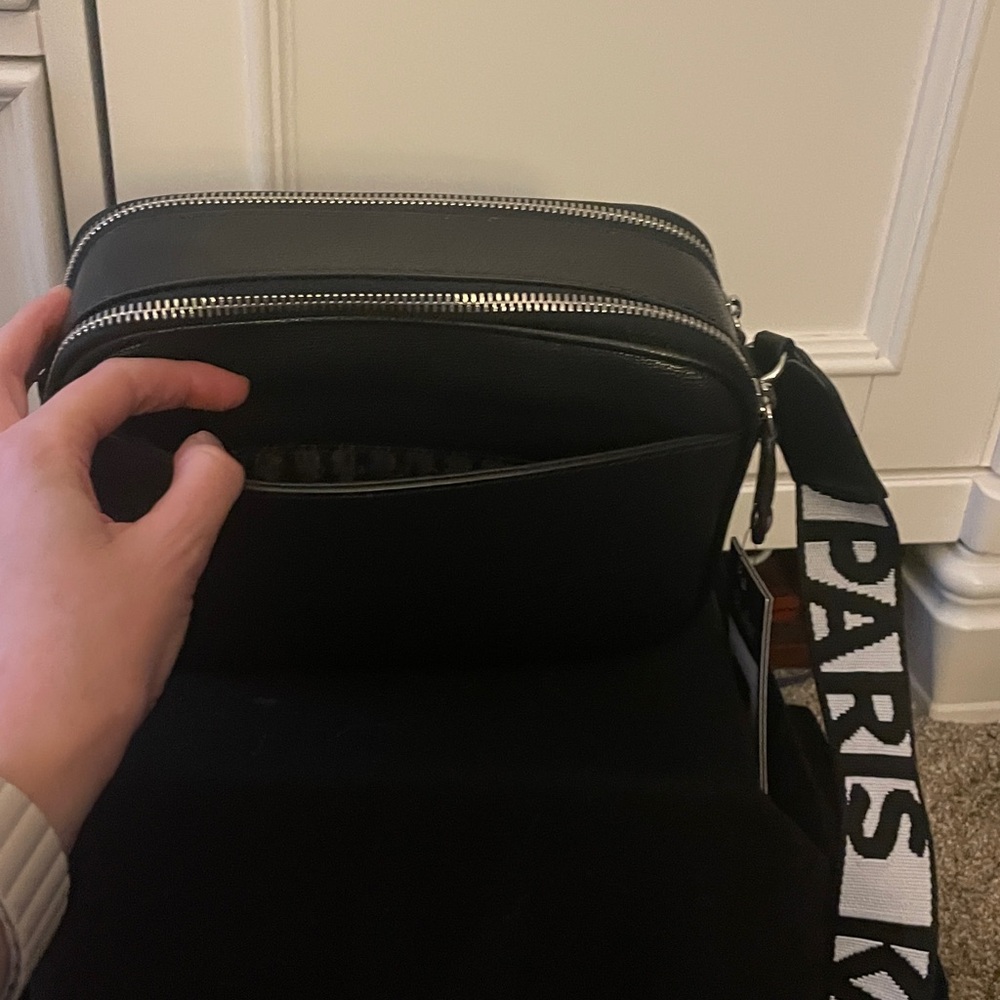 NWT-Karl Lagerfeld Black Camera Bag - Picture 10 of 12